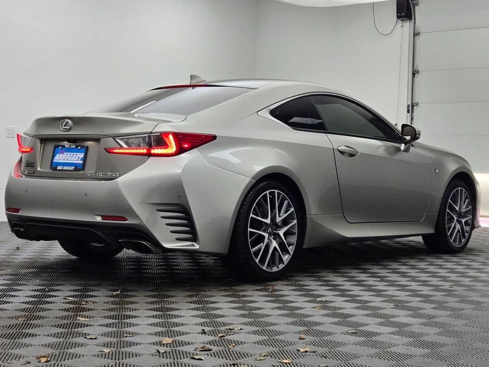 2015 Lexus RC - Image 12 of 12