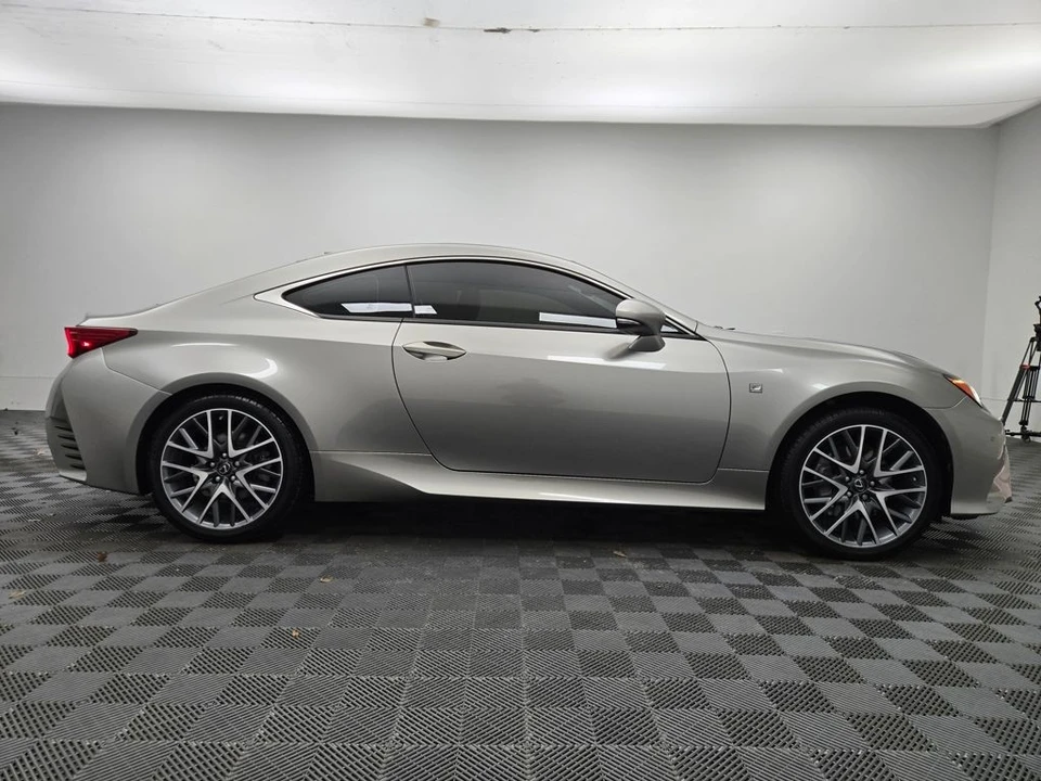 2015 Lexus RC - Image 11 of 12
