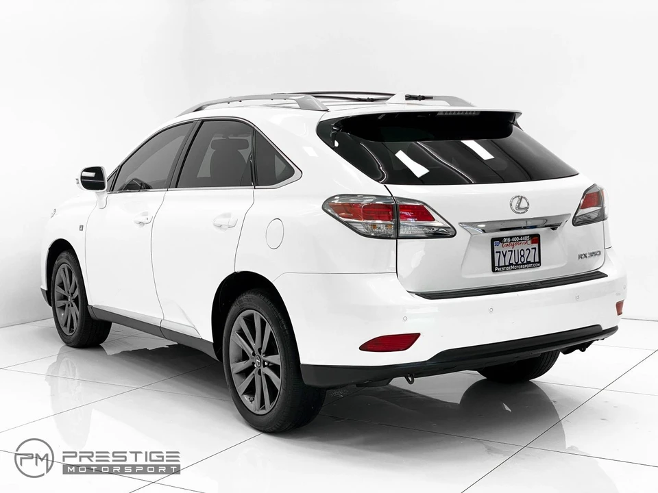 2015 Lexus RC - Image 8 of 31