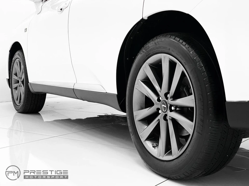 2015 Lexus RC - Image 29 of 31