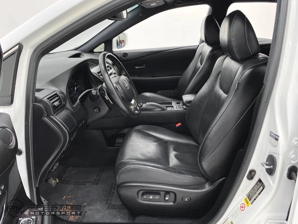 2015 Lexus RC - Image 17 of 31