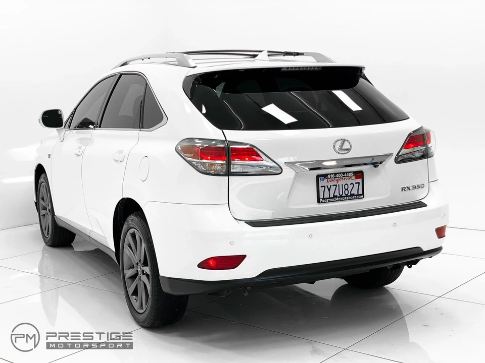 2015 Lexus RC - Image 12 of 31