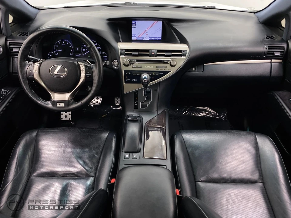 2015 Lexus RC - Image 19 of 31