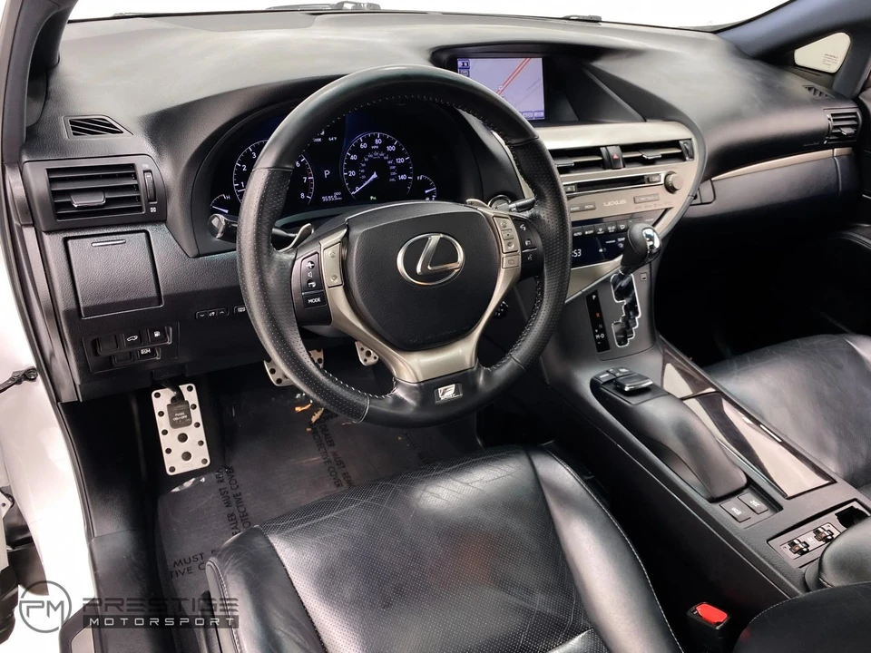 2015 Lexus RC - Image 18 of 31