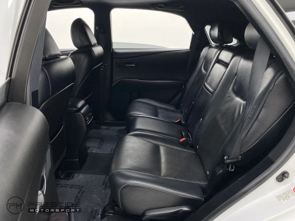 2015 Lexus RC - Image 24 of 31