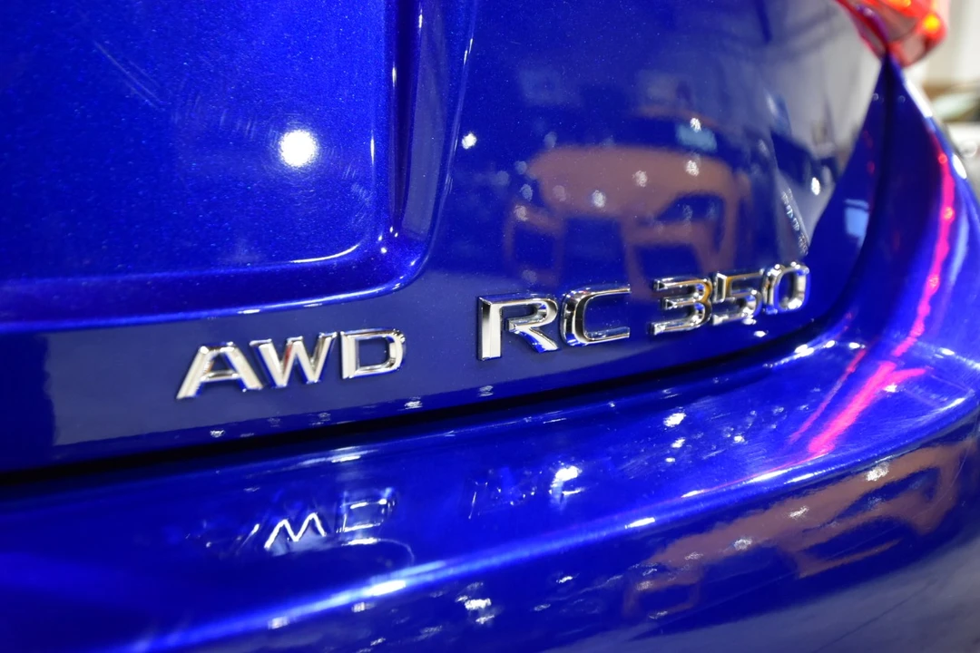 2015 Lexus RC - Image 11 of 12