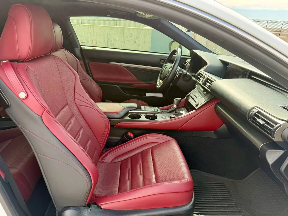 2015 Lexus RC - Image 12 of 14