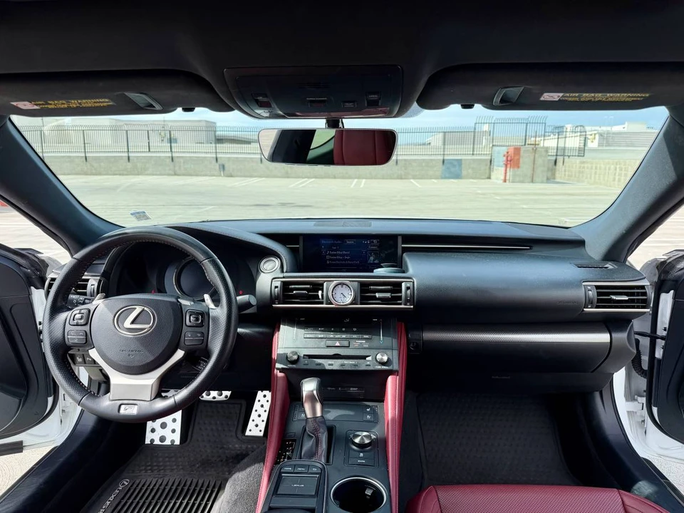 2015 Lexus RC - Image 13 of 14