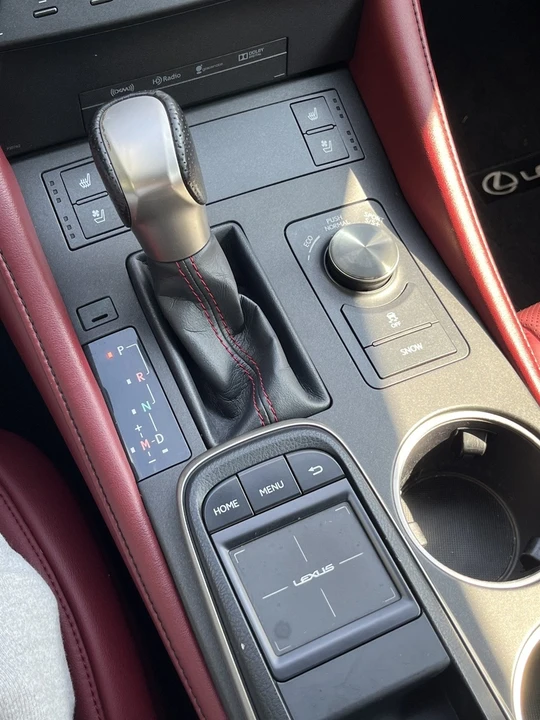 2015 Lexus RC - Image 12 of 19