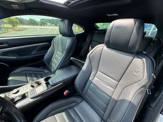 2015 Lexus RC - Image 28 of 31