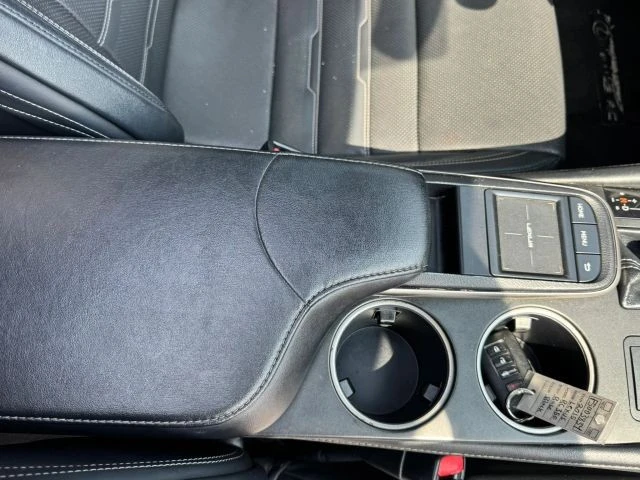 2015 Lexus RC - Image 18 of 31