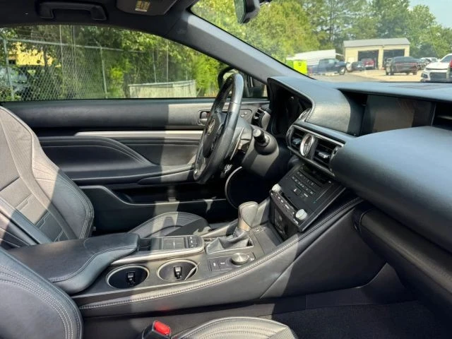 2015 Lexus RC - Image 24 of 31