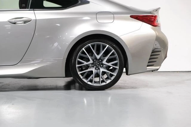 2015 Lexus RC - Image 9 of 21