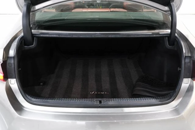 2015 Lexus RC - Image 21 of 21