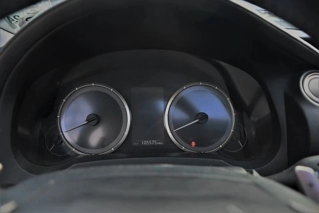 2015 Lexus RC - Image 7 of 15