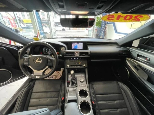 2015 Lexus RC - Image 18 of 29