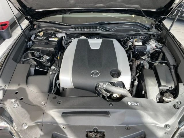 2015 Lexus RC - Image 28 of 29