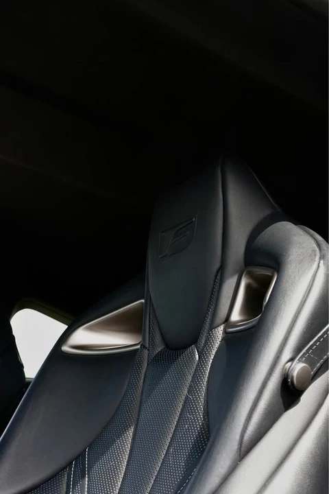 2015 Lexus RC F - Image 6 of 10
