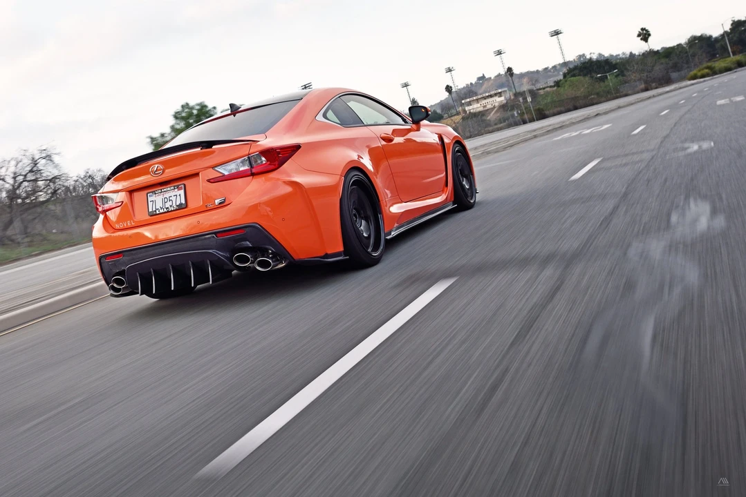 2015 Lexus RC F - Image 3 of 4
