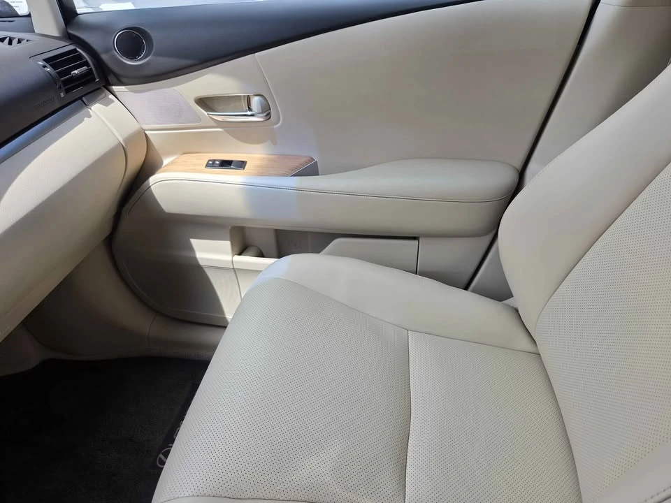 2015 Lexus RX 3rd Gen - Image 9 of 12