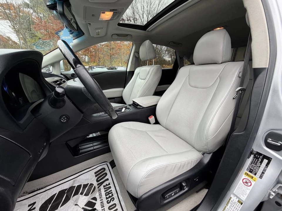 2015 Lexus RX 3rd Gen - Image 16 of 21