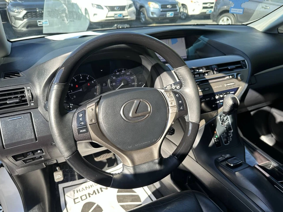 2015 Lexus RC - Image 19 of 21