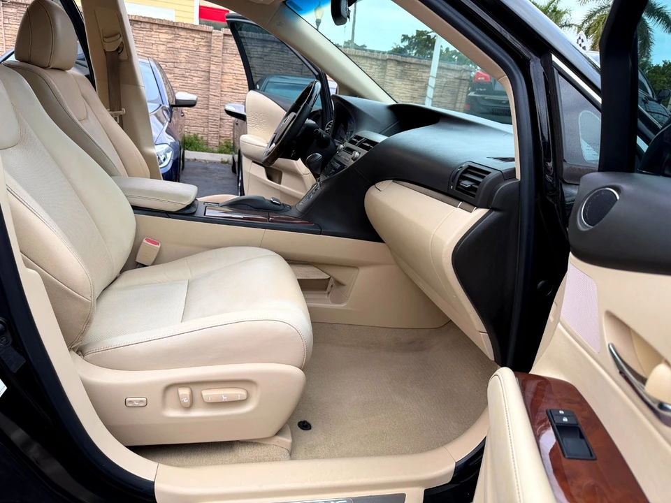 2015 Lexus RC - Image 30 of 31