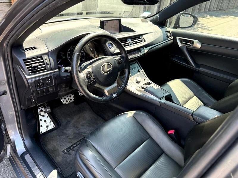 2015 Lexus CT - Image 14 of 20