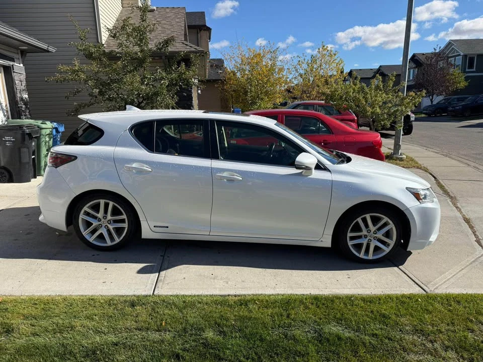 2015 Lexus CT - Image 4 of 15