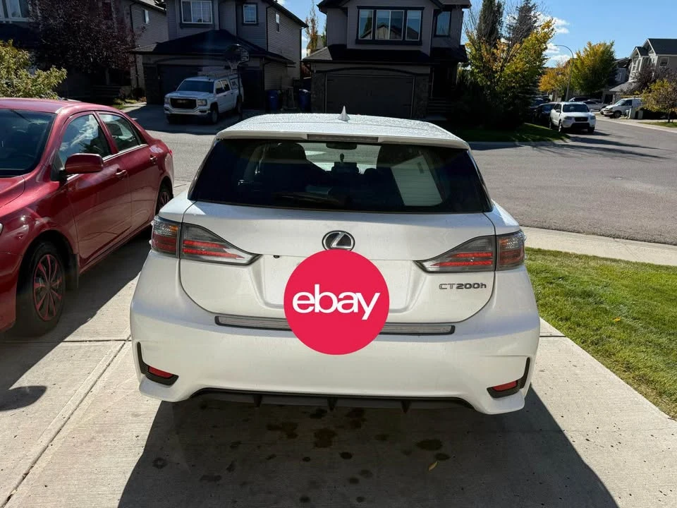 2015 Lexus CT - Image 2 of 15