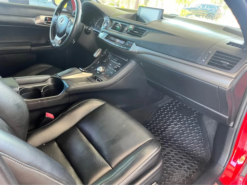 2015 Lexus CT - Image 10 of 11