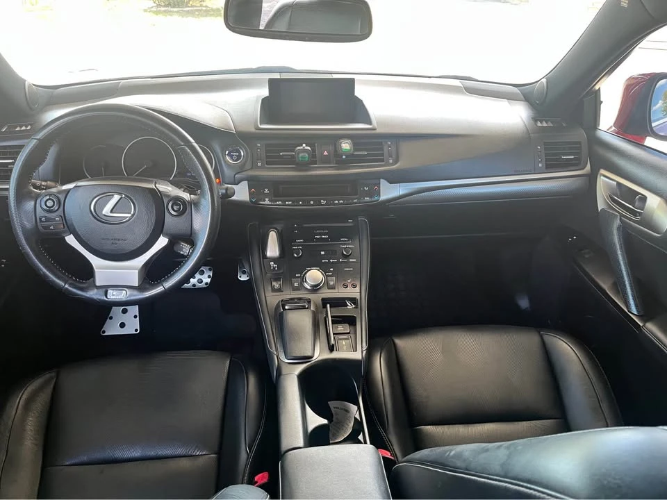 2015 Lexus CT - Image 9 of 11