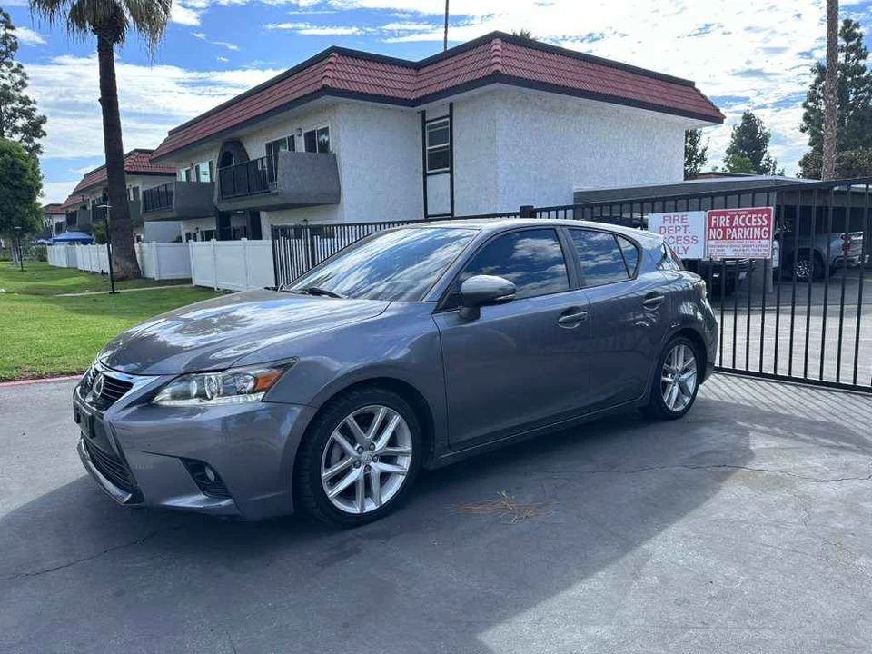2015 Lexus CT - Image 2 of 10