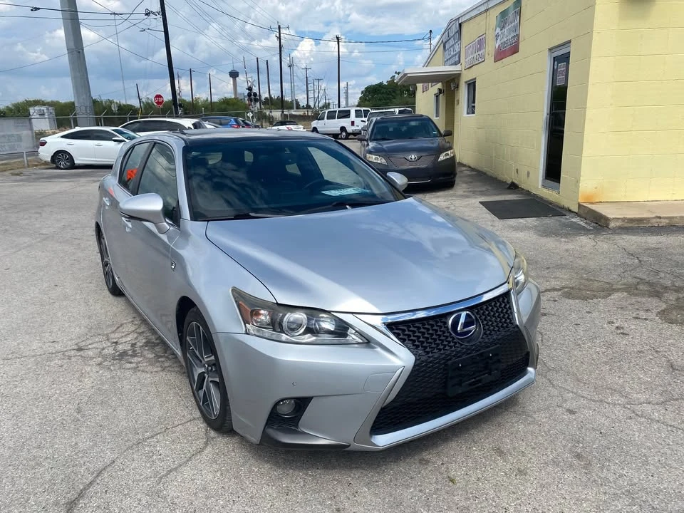 2015 Lexus CT - Image 4 of 14