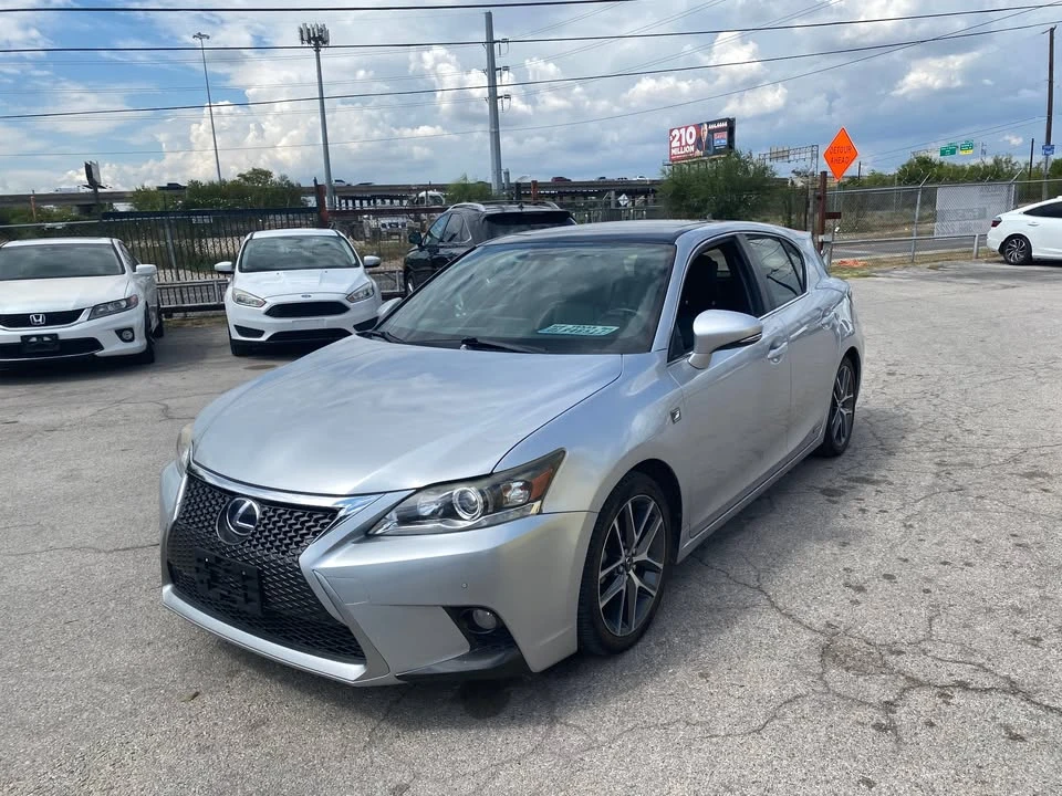 2015 Lexus CT - Image 2 of 14