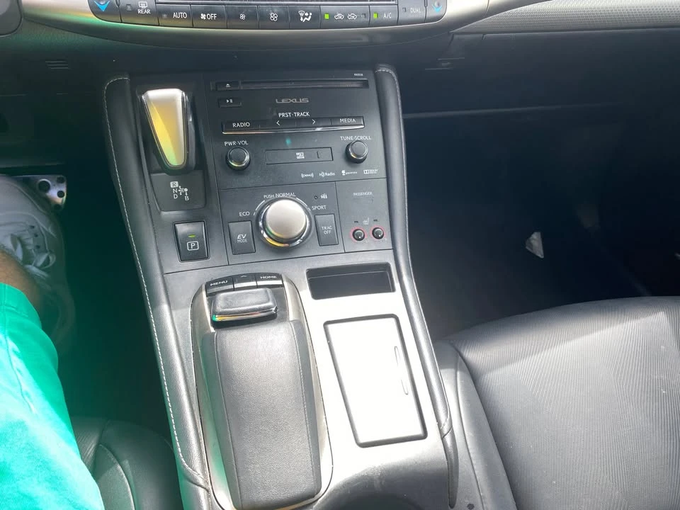 2015 Lexus CT - Image 13 of 14