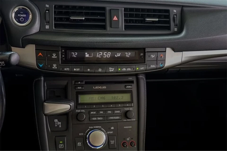2015 Lexus CT - Image 10 of 19