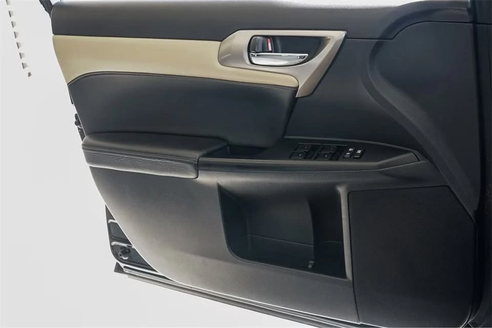 2015 Lexus CT - Image 12 of 19