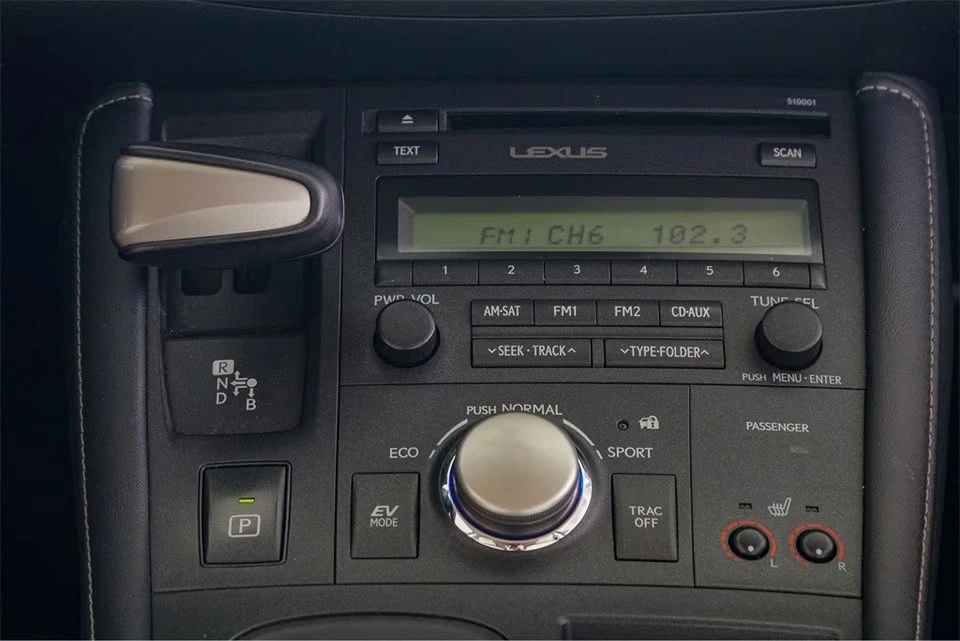 2015 Lexus CT - Image 16 of 19