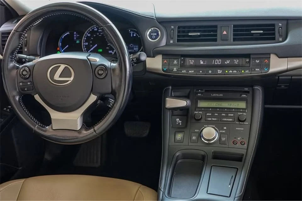 2015 Lexus CT - Image 17 of 19