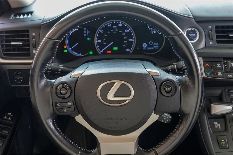 2015 Lexus CT - Image 18 of 19