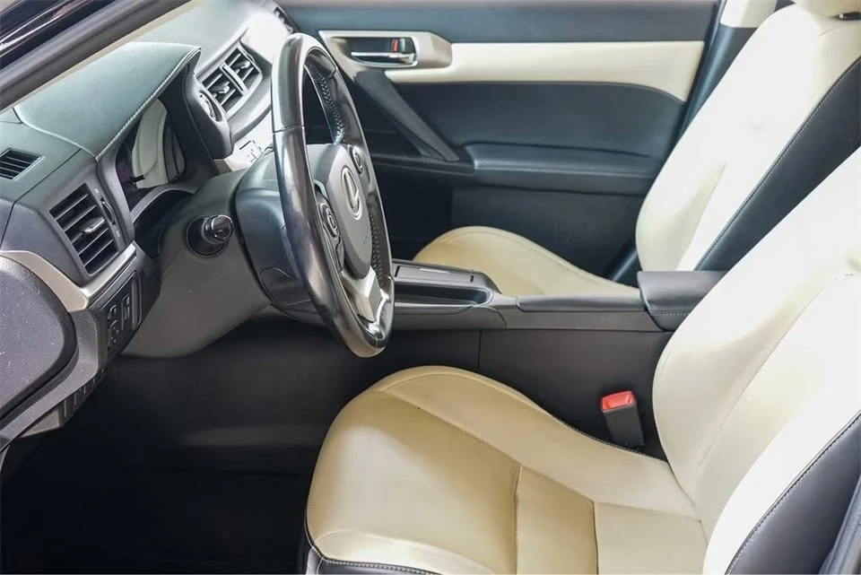 2015 Lexus CT - Image 8 of 19