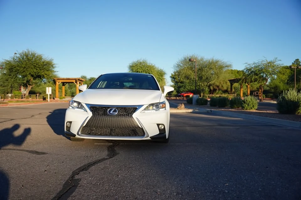 2015 Lexus CT - Image 9 of 15