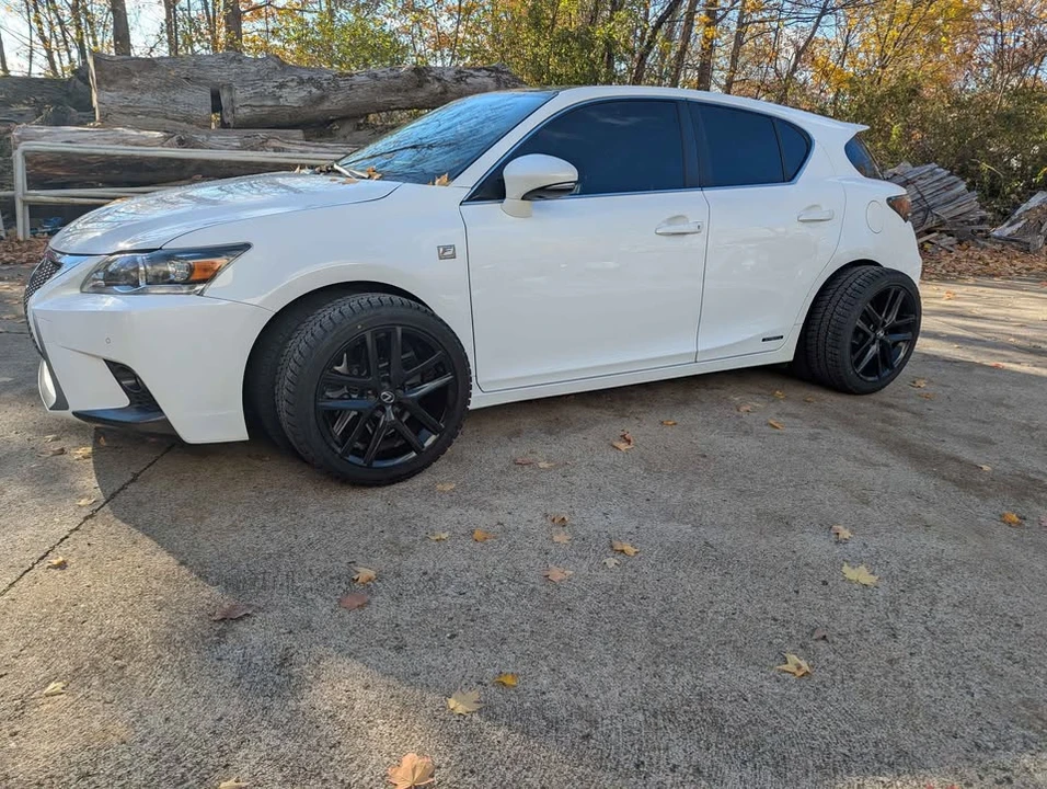 2015 Lexus CT - Image 17 of 19