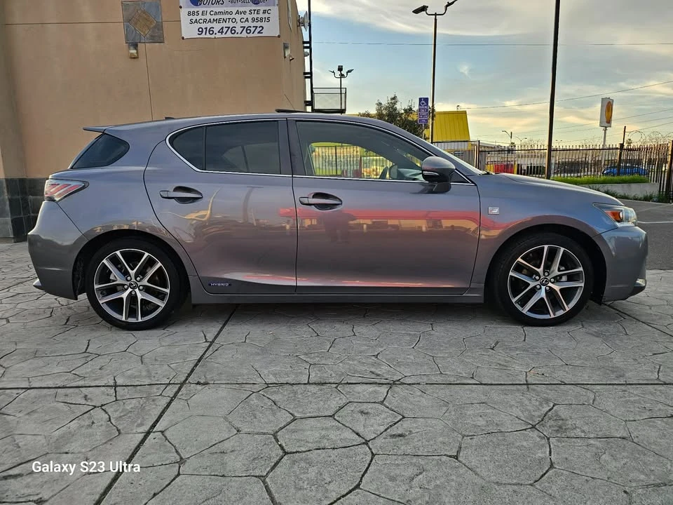 2015 Lexus CT - Image 8 of 20