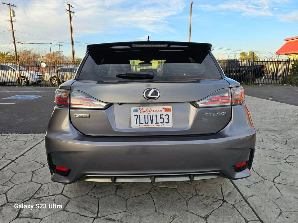 2015 Lexus CT - Image 4 of 20