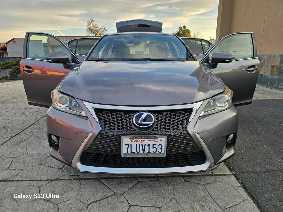 2015 Lexus CT - Image 9 of 20