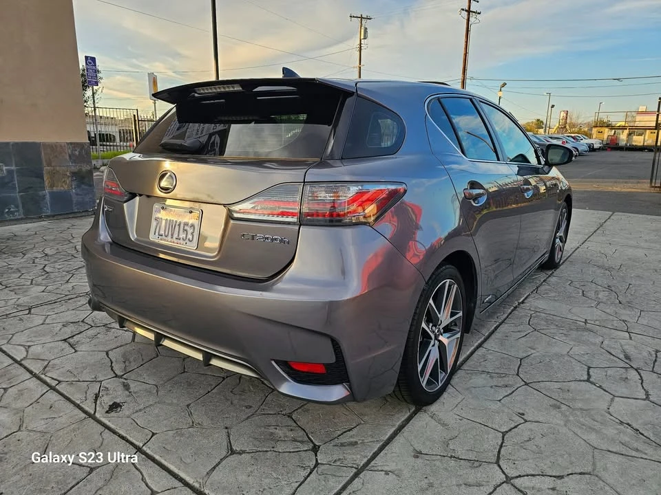 2015 Lexus CT - Image 2 of 20