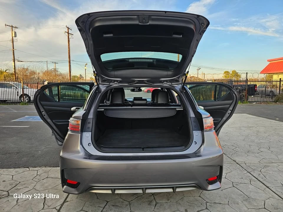 2015 Lexus CT - Image 19 of 20