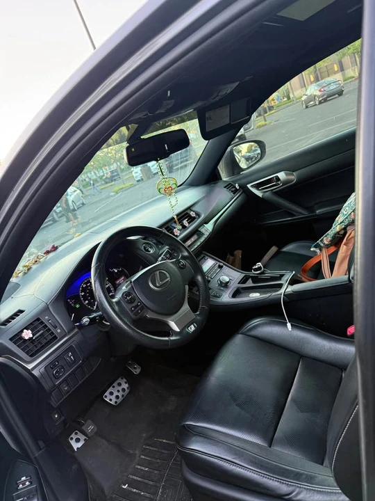 2015 Lexus CT - Image 5 of 6